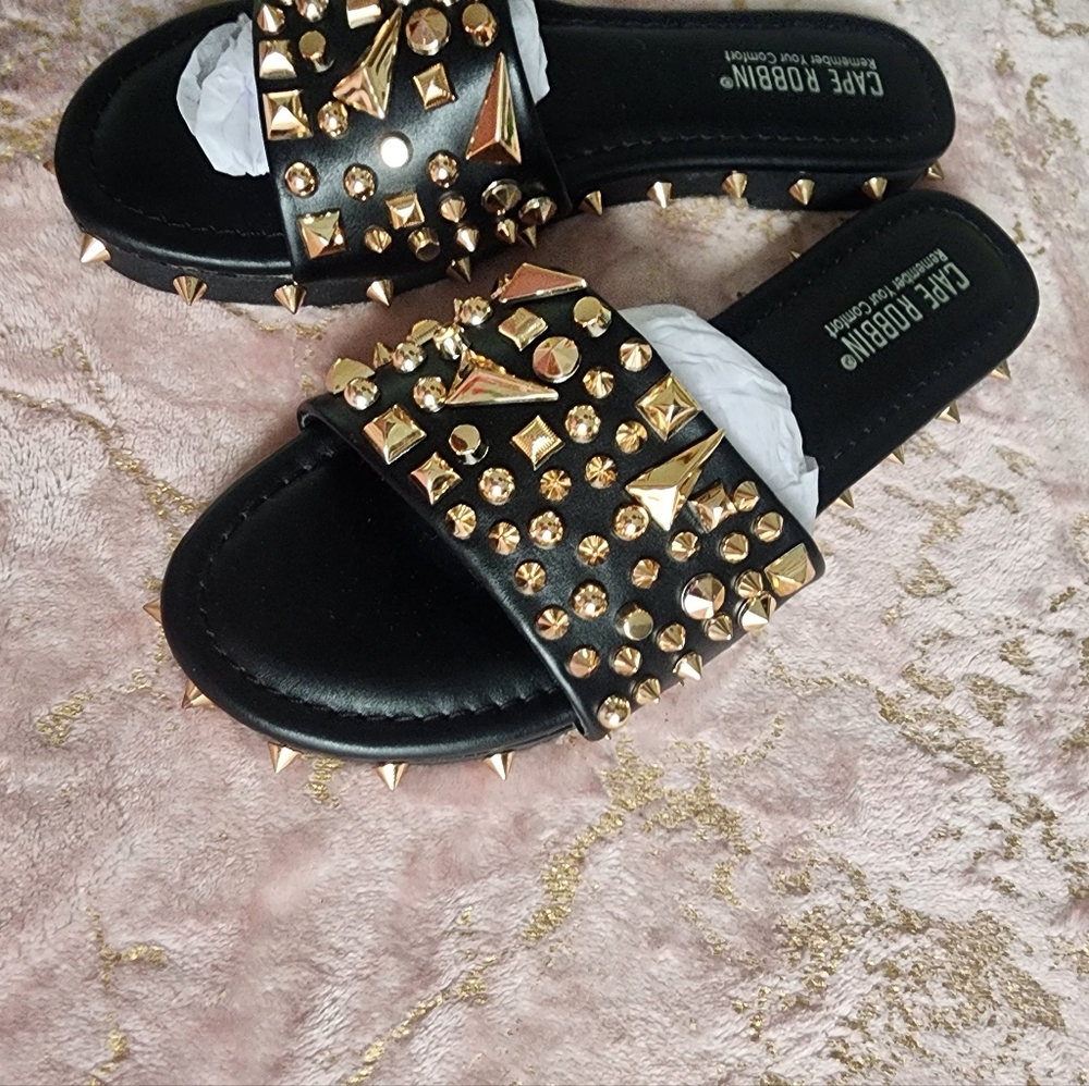 CAPE ROBBIN | Black Studded Sandals - Picture 4 of 15
